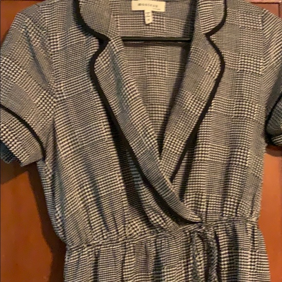 Monteau faux wrap dress in Houndstooth - Picture 3 of 3